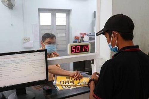 Hơn 47.000 xe đăng ký kinh doanh vận tải chưa thực hiện thủ tục đổi biển số vàng