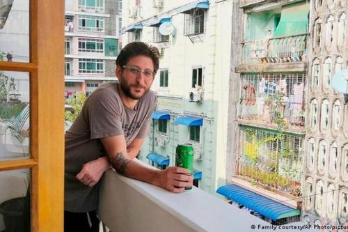 Myanmar trả tự do cho nhà báo Mỹ bị kết án 11 năm tù