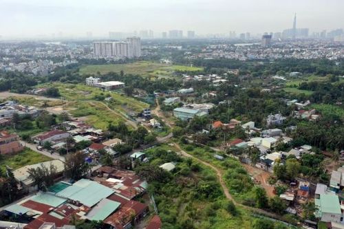 Gần 3km đường Vành đai 2.700 tỷ đồng 'chìm' trong cỏ dại vì dự án ngừng thi công
