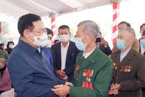 Sửa đổi lối làm việc để phục vụ, bảo vệ quyền lợi chính đáng của Nhân dân