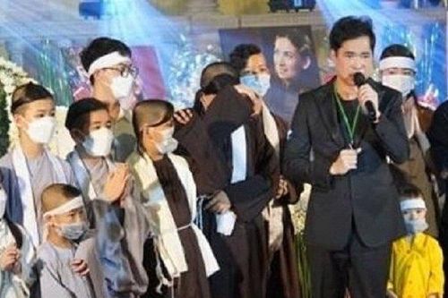 Lý do Ngọc Sơn trao 500 triệu cho con nuôi Phi Nhung nhưng bị từ chối