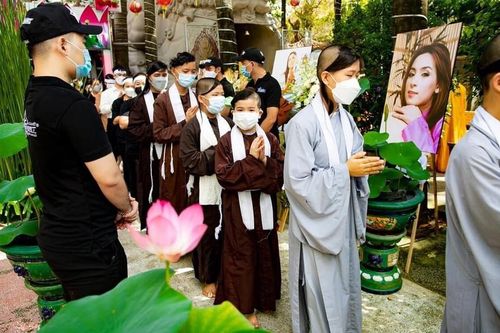 Phía Phi Nhung từ chối nhận 500 triệu đồng trao tặng cho 23 người con nuôi, lý do vì sao?
