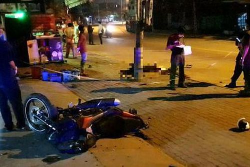 Bình Dương: Sau tiếng động lớn, phát hiện 2 thanh niên tử vong bên cạnh trụ điện