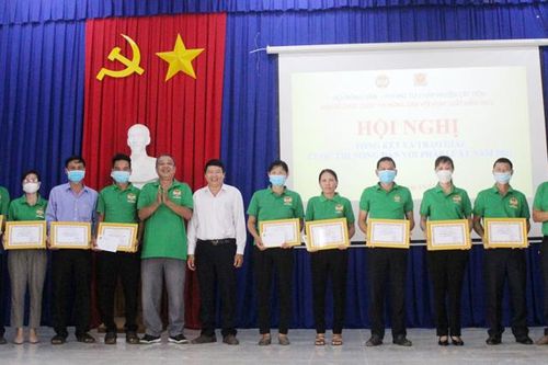 Cát Tiên: Trao giải Hội thi ''Nông dân với pháp luật'' năm 2021