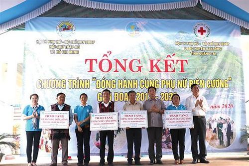 Biên giới đổi thay từ Chương trình 'Đồng hành cùng phụ nữ biên cương'