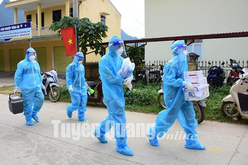 Những bước chân thầm lặng