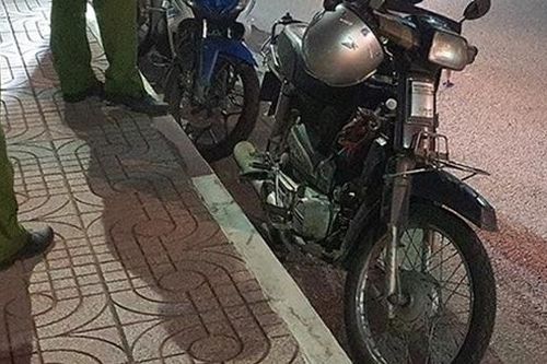 Tìm kiếm nạn nhân bỏ xe máy nhảy cầu Bình Lợi