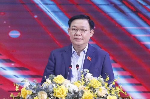 Chủ tịch Quốc hội: Công khai, minh bạch, hoàn thiện cơ chế để ngành y phát triển
