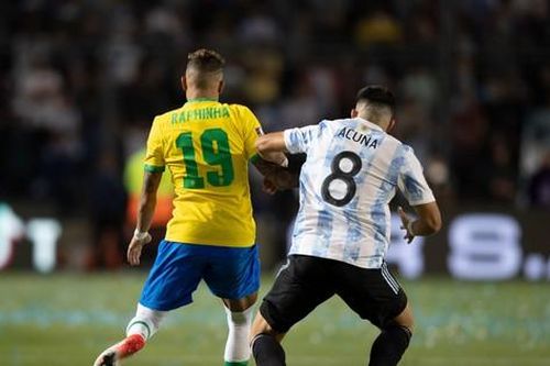Argentina hòa nhạt Brazil trong trận đấu nhuốm màu bạo lực
