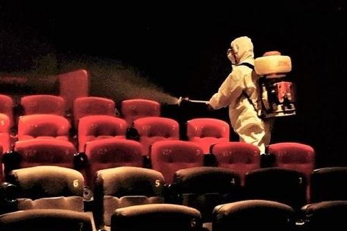 Được cái 'gật đầu', rạp phim lập tức lên kế hoạch mở cửa ngay