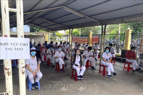TP Hồ Chí Minh: Hỗ trợ tiếp nhận, thu dung điều trị người lao động mắc COVID-19