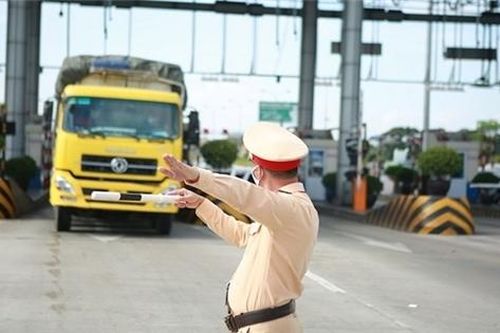Hà Nội tăng cường kiểm soát người đến từ các tỉnh thành