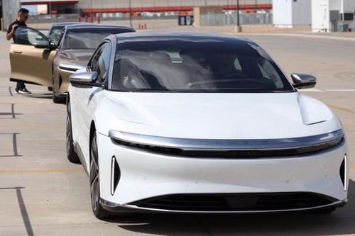Startup xe điện Lucid vượt Ford về vốn hóa, nhắm tới cạnh tranh với Tesla