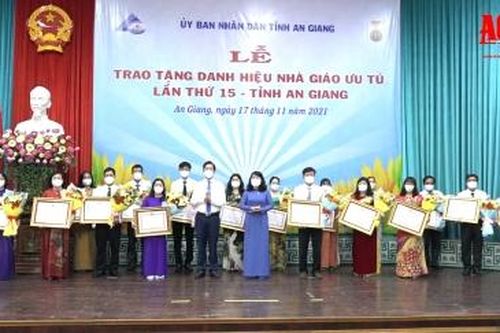 An Giang: Trao tặng danh hiệu 'Nhà giáo ưu tú' cho 19 thầy, cô giáo tiêu biểu