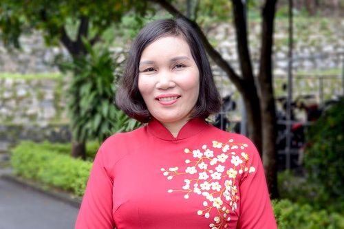 Nhà giáo Ưu tú Bùi Thị Thanh Thủy