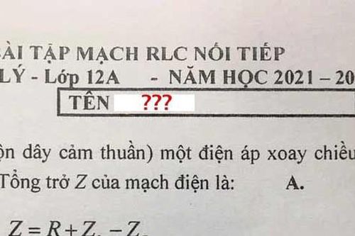 Giáo viên phát phiếu bài tập cho học sinh, xem phần điền tên khiến tất cả 'rơi nước mắt'