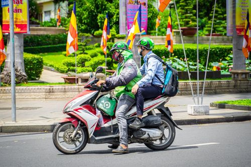 Các ứng dụng gấp rút đưa xe ôm công nghệ hoạt động lại ở TP.HCM