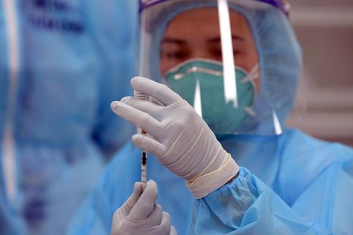 Lấy ý kiến rút ngắn cách ly y tế F1 với người tiêm đủ 2 mũi vaccine xuống còn 7 ngày