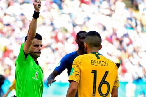Đình chỉ hai trọng tài ở vòng loại cuối cùng World Cup 2022