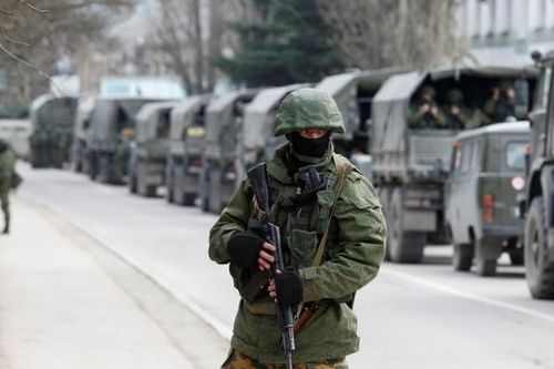 Nga triển khai lính dù ở Crimea, sẵn sàng đối phó mọi thách thức