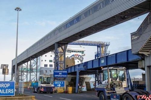 Anh 'nhắc' EU tránh chiến tranh thương mại hậu Brexit