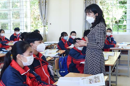 Cô giáo tiếng Anh của học sinh vùng cao