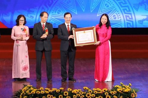 Tổng cục Giáo dục nghề nghiệp đón nhận Huân chương Lao động hạng Nhất