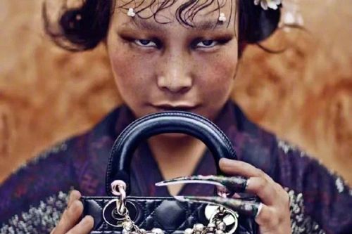 Hãng thời trang Dior bị chỉ trích vì bôi nhọ hình ảnh phụ nữ Trung Quốc