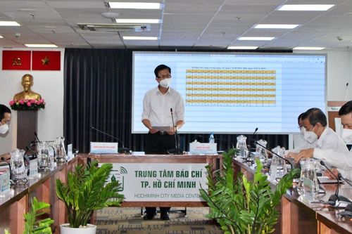 Vì sao TP Hồ Chí Minh vừa cho phép đã tạm ngừng hoạt động bar, karaoke, massage?