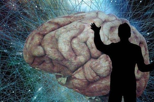 Người đàn ông cứ 6 tiếng lại quên sạch mọi thứ