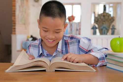 Cô giáo ra bài tập đánh đố, học sinh tiểu học trả lời sai bét nhè nhưng được dân tình vỗ tay lia lịa: IQ vô cực là đây chứ đâu!