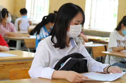 Bài kiểm tra Văn của nữ sinh bị cô giáo khoanh lỗi đỏ chót, đọc lên liền hiểu ngay lý do tại sao