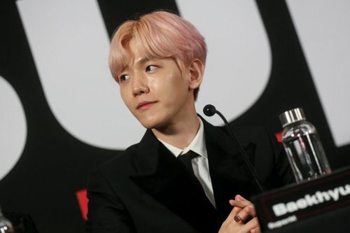 Loạt video Baekhyun (EXO) tặng fan hàng tháng bỗng bay màu trên Youtube: Chuyện gì xảy ra?