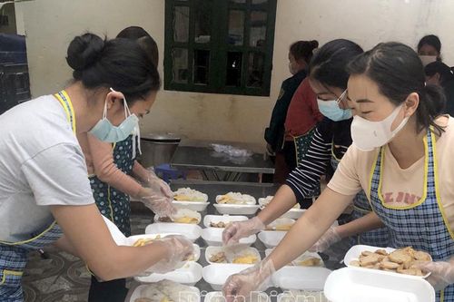 Những giáo viên ở tâm dịch