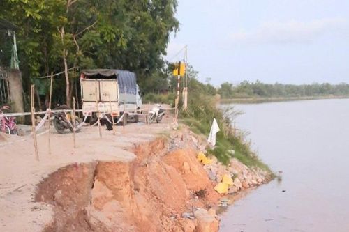 Triệu Phong: Hơn 8 km bờ sông bị sạt lở nghiêm trọng