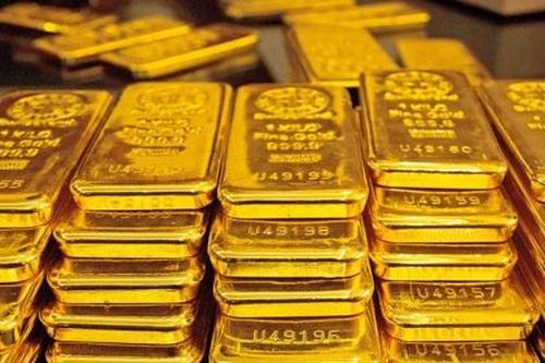 Giá vàng vẫn treo cao, USD tăng giá
