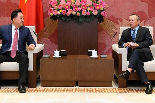 Phó Chủ nhiệm Ủy ban Đối ngoại tiếp Phó Chủ tịch Hiệp hội Doanh nghiệp Hàn Quốc tại Việt Nam