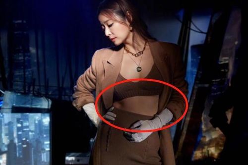Vòng eo săn chắc của Lâm Tâm Như tuổi U50 khiến fan xuýt xoa