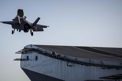 Anh nhờ Mỹ trục vớt sớm tiêm kích tàng hình F-35B lao xuống biển