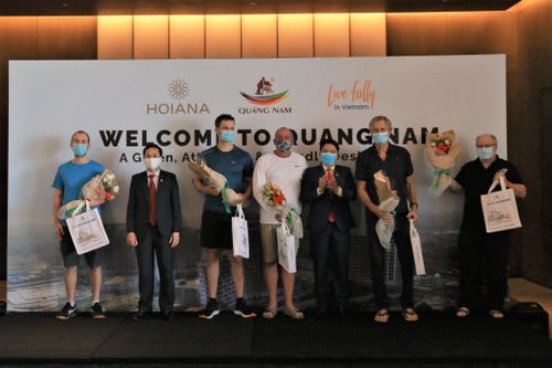 'May mắn là những khách quốc tế đầu tiên' trở lại Việt Nam