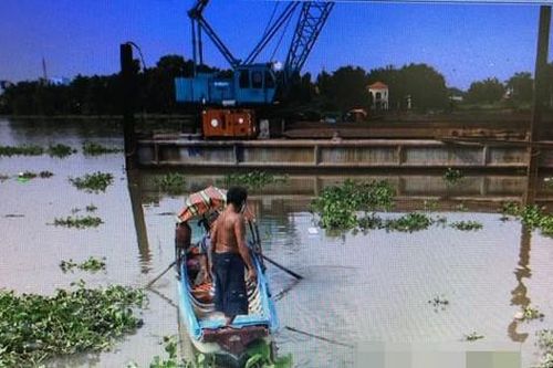 Phát hiện thi thể nhiều hình xăm, không mặc quần áo nổi trên sông Sài Gòn