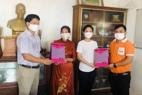 Tri ân nhà giáo gốc Việt tại tỉnh Preah Sihanouk nhân ngày 20/11