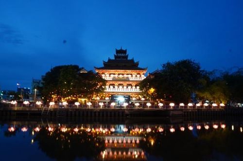 Ấm lòng người đi, chia sớt nỗi đau người ở lại