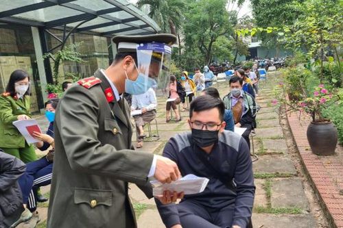 Cấp căn cước công dân mới cho 800 công dân ở quận Bắc Từ Liêm, Hà Nội