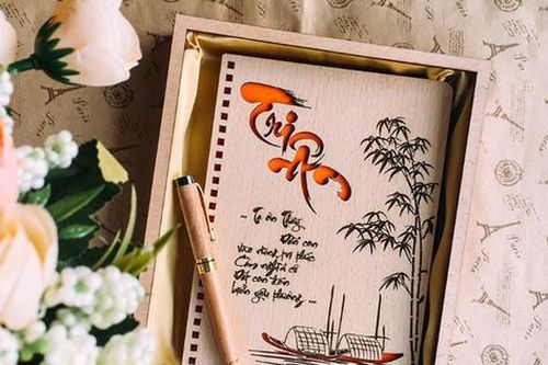 Gợi ý món quà ý nghĩa dành tặng thầy, cô ngày Nhà giáo Việt Nam