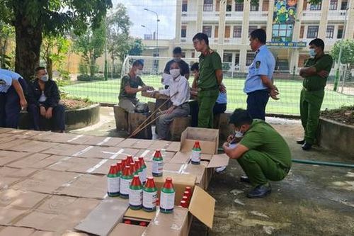 Phát hiện 1.800 lít thuốc bảo vệ thực vật chứa chất cấm tại Việt Nam