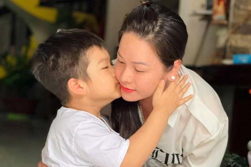 Nhật Kim Anh rớt nước mắt khi đọc dòng tâm sự của con trai