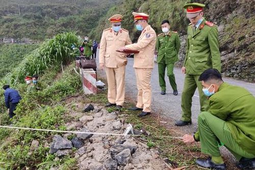 Làm rõ nguyên nhân vụ ô tô lao xuống vực ở đèo Mã Pì Lèng khiến 3 người chết