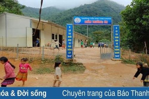 Gian nan 'cõng chữ' lên vùng biên giới