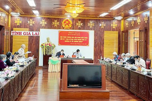 Hội thảo góp ý kiến bản thảo hồi ký 'Căn cứ cách mạng khu 10-Những ký ức không quên'